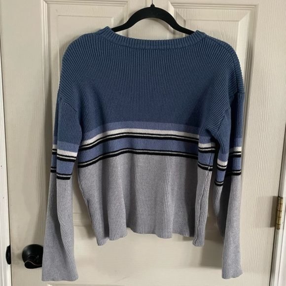Vintage 90s/2000s Blue and Gray Crew Neck Sweater - Picture 7 of 13